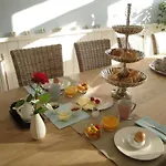 La Maison Du Chevalier - Et Tables D'hotes - Adults Only Bed & Breakfast 3*