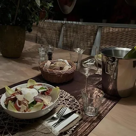 Bed & Breakfast La Maison Du Chevalier - Et Tables D'hotes (adults Only)