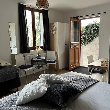 La Maison Du Chevalier - Et Tables D'hotes (adults Only) 3* Marat