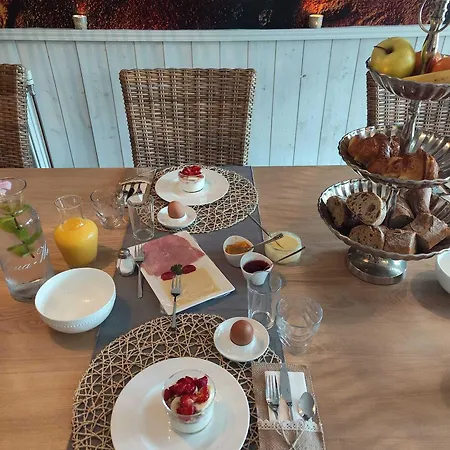La Maison Du Chevalier - Et Tables D'hotes (adults Only) Bed & Breakfast 3*
