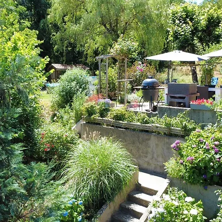 Bed & Breakfast La Maison Du Chevalier - Et Tables D'hotes (adults Only)